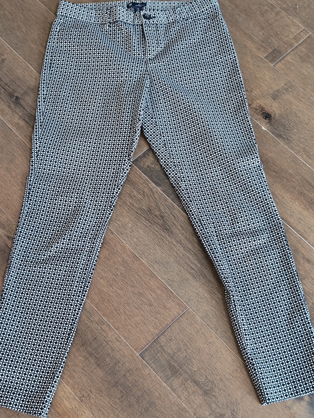 GAP Black & White Cropped Patterned Ankle Pants